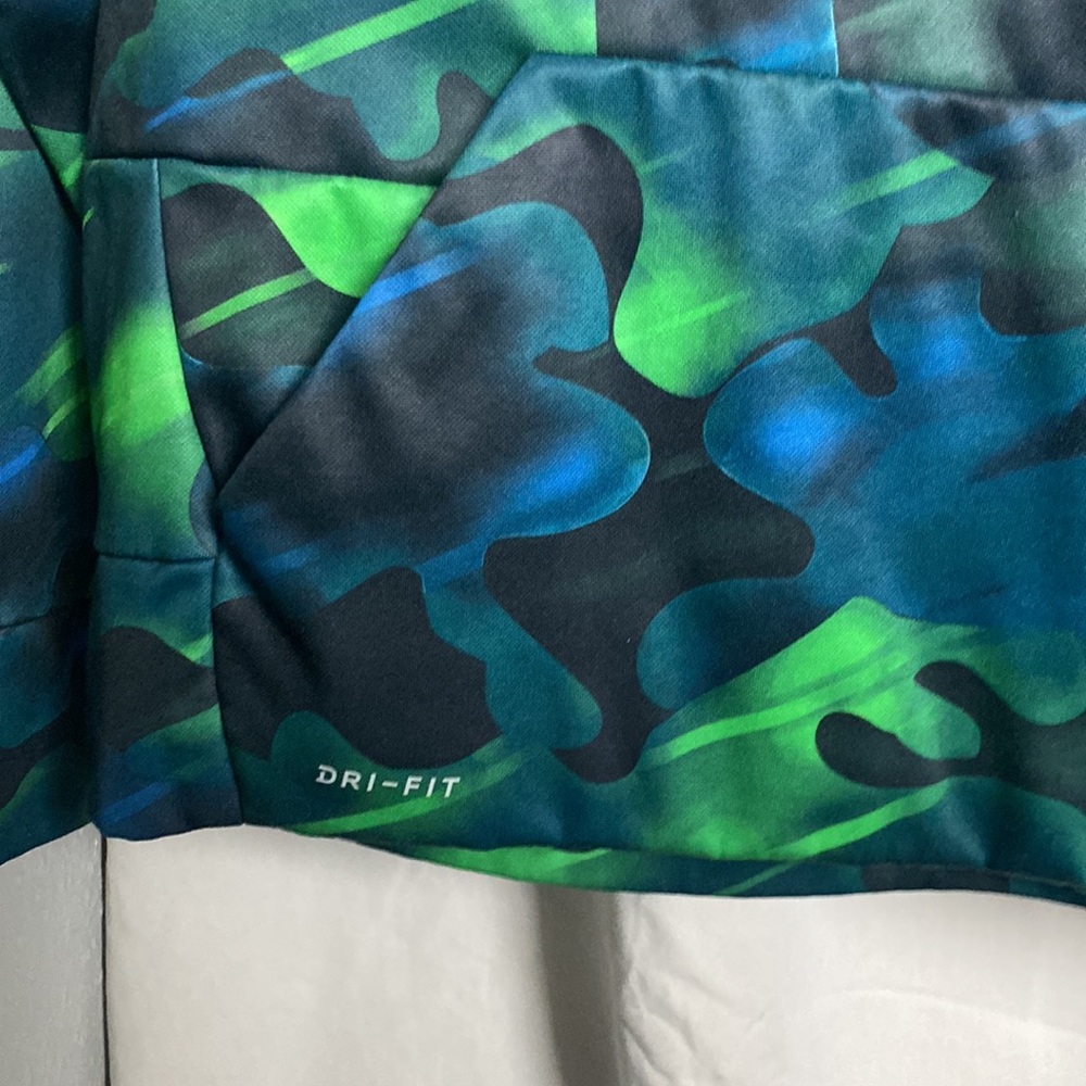 Boys Nike Dri-Fit Hoodie. Excellent Used Condition. Boys Size Large - Picture 3 of 5